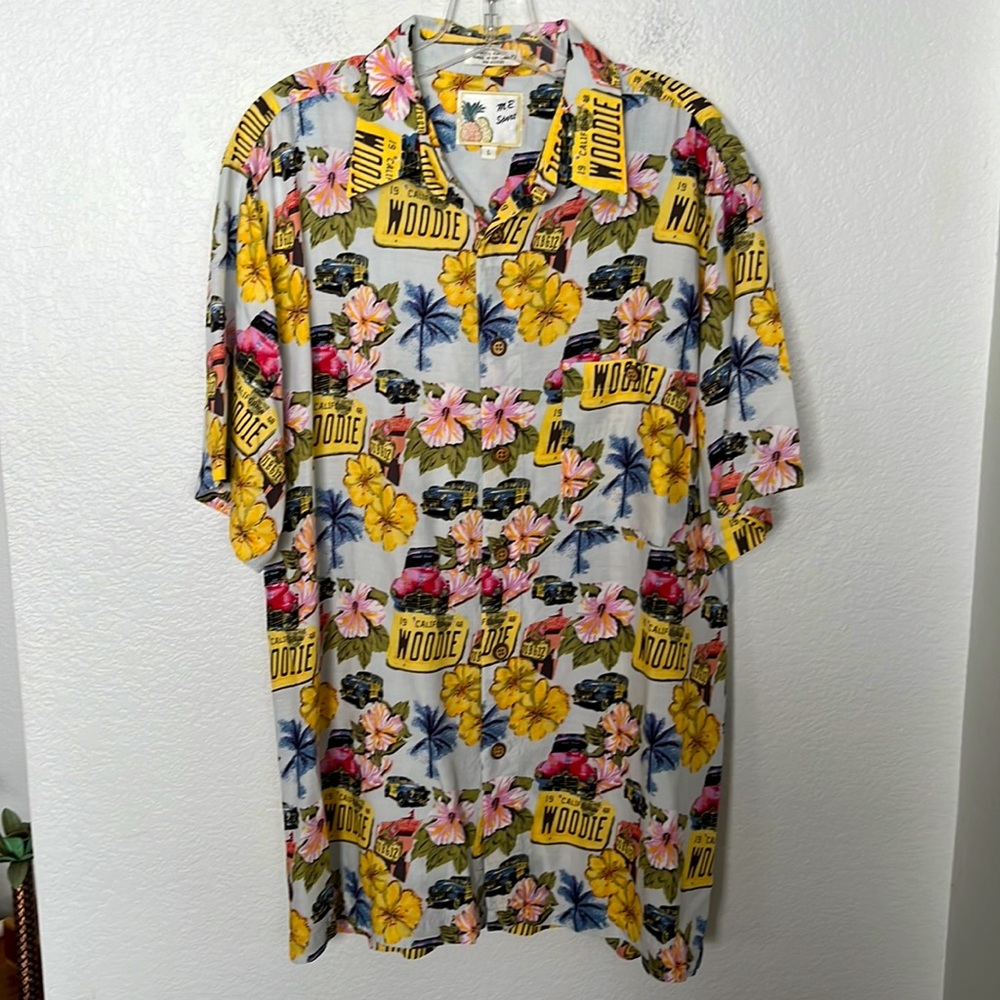M.E. SPORT🌺HAWAIIAN BUTTON DOWN SHIRT SIze LARGE 100% RAYON GREAT CONDITION!